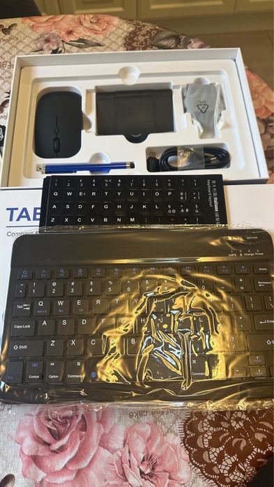 Tableta Beynivan 12 plus 24 gb ram si 256gb stocare noua nouta