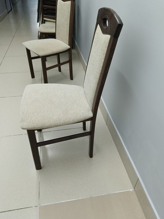 Продам стулья с чехлом