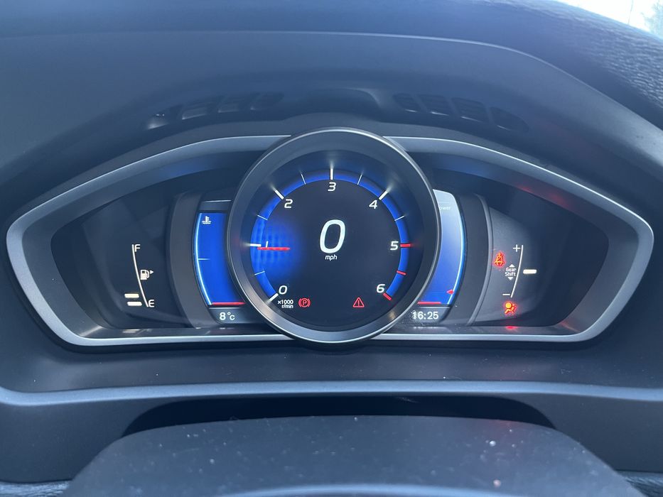 Продавам Дигитално TFT Табло за Volvo (R-Design)