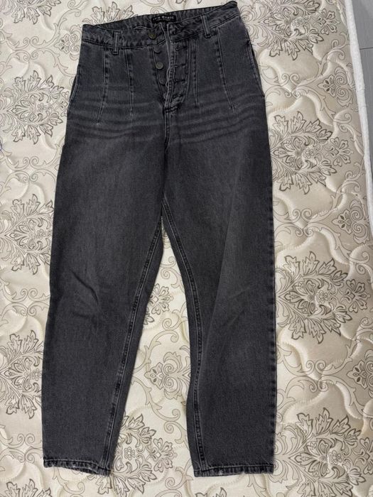 Продам женские джинсы