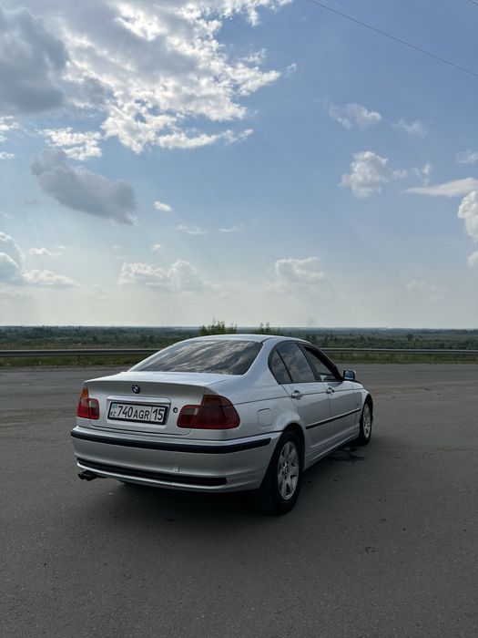 Продам машину бмв е46