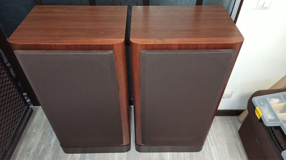 Продам колонки Victor