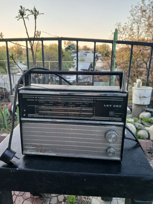 Радиоприёмник  UEF202