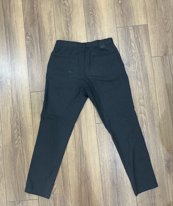 Официален панталон на Zara