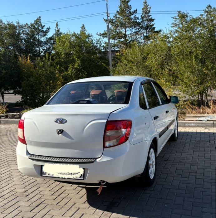 Продам машину Lada Granta 2013 года выпуска