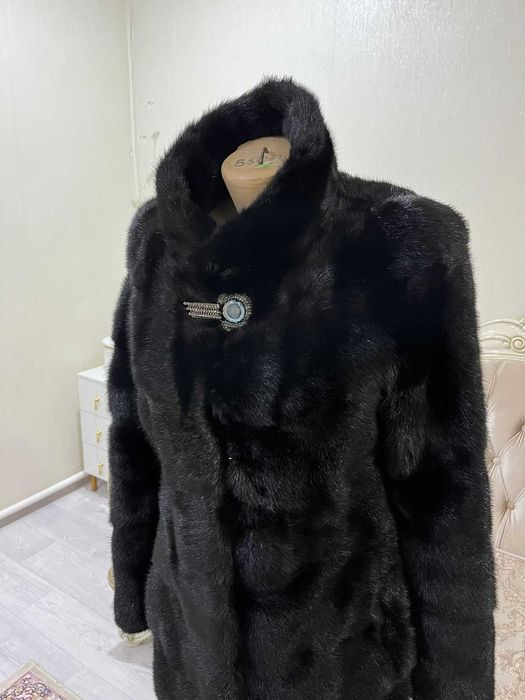 Шуба норковая черная