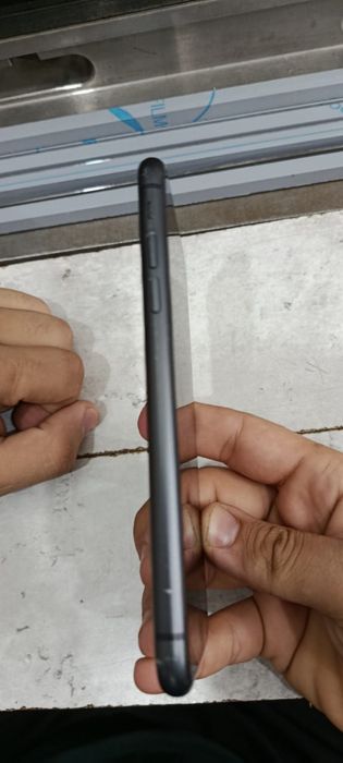 Iphone 11 black xolati ideal xotirasi 64 yomks 75 aybi fec iwlamayapti