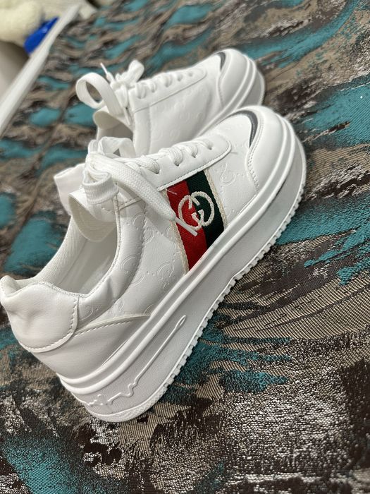 Ботинки белые, новые . Размер 38