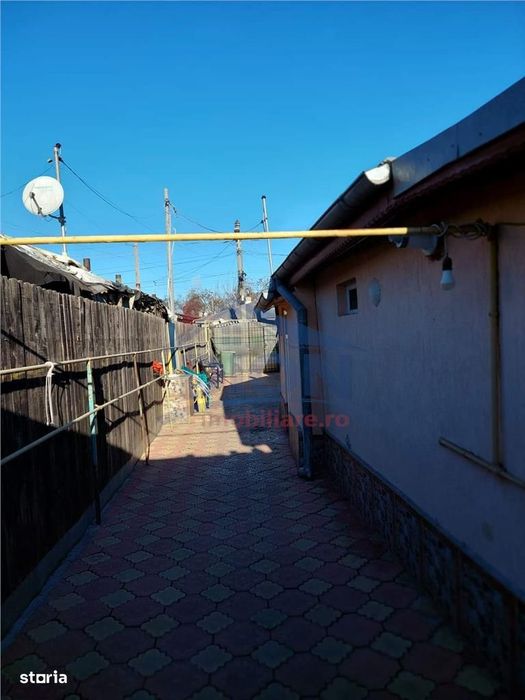 Casa si teren in TEI Petricani