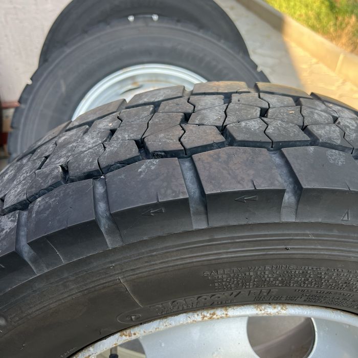 Шины 215/75R17.5 с дисками