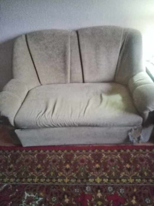 Отдам диван в дар