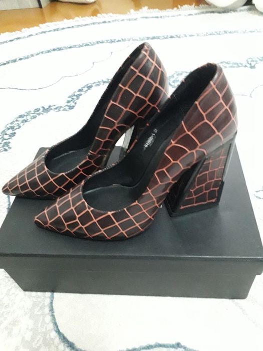 Туфли Vitacci оригинал размер  37