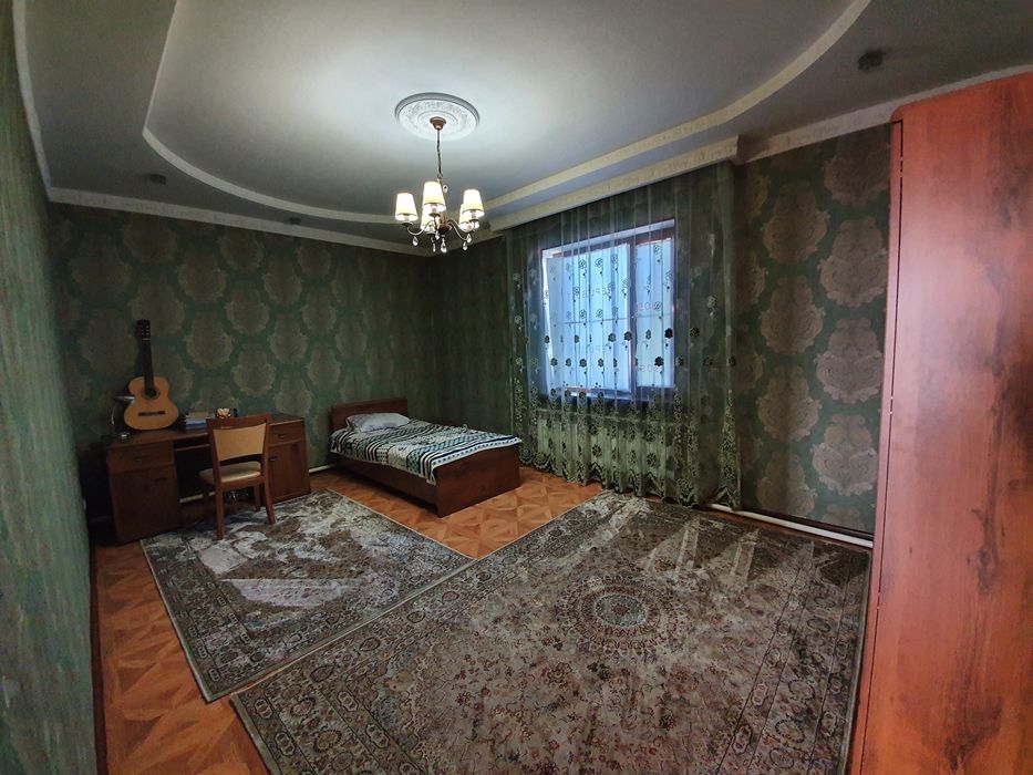 Продается большой дом в центре города