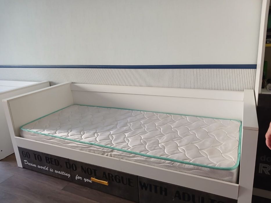 Кровать белый кровать