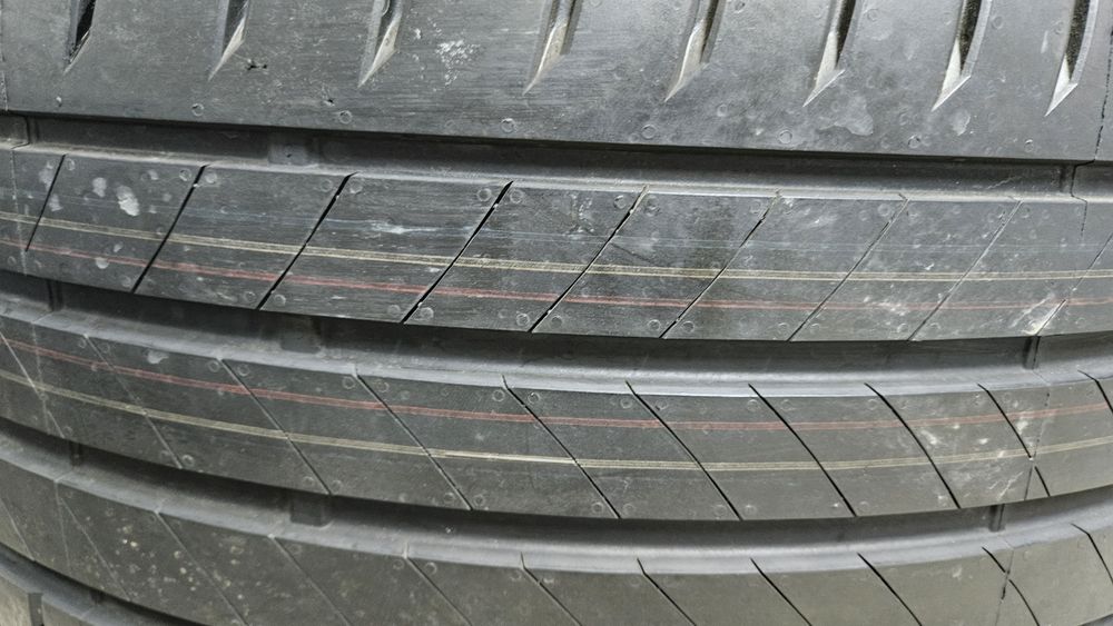 Anvelope Bridgestone MO-S 285 35 20 - 255 40 20