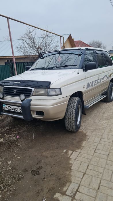 Продам  срочно Mazda MPV
