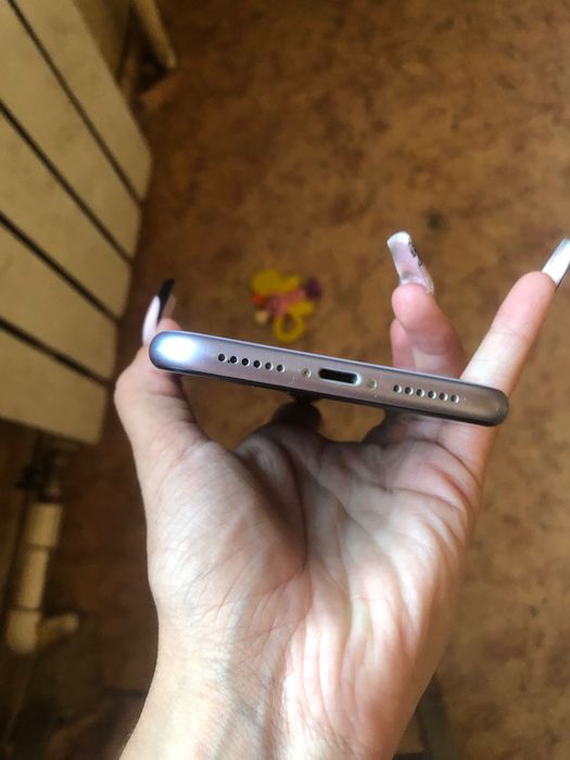 iPhone 11 с гарантией