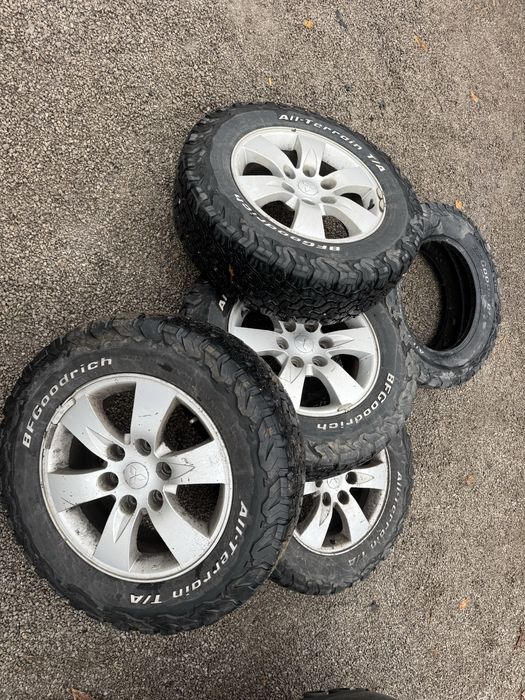 Джанти с гуми свалени от L200