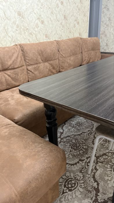 продаю стол, стулья отдельно