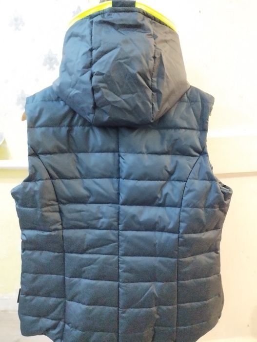 Продам жилет женский