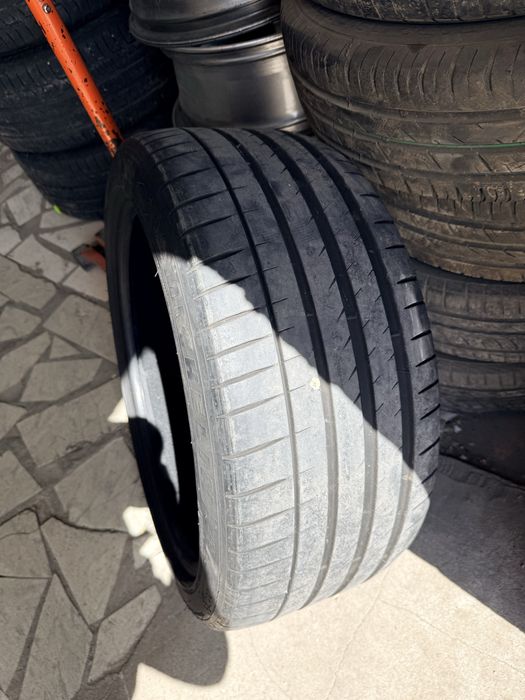 Michelin Pilot Sport 4s