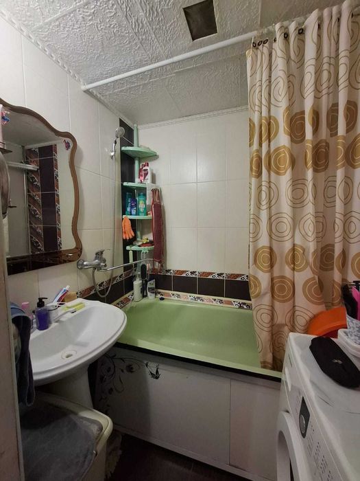 Продам 4х комн кв на 9мкр