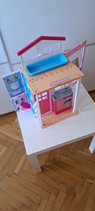 Къща на barbie, кола, джип