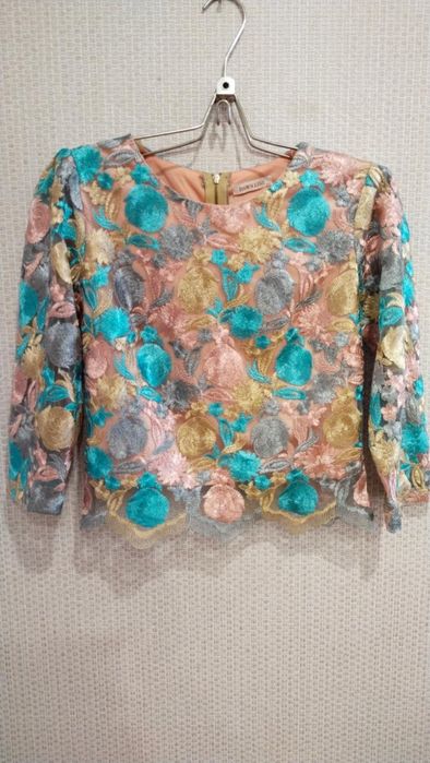 Продам платие  отевалась  тока  2 раза.