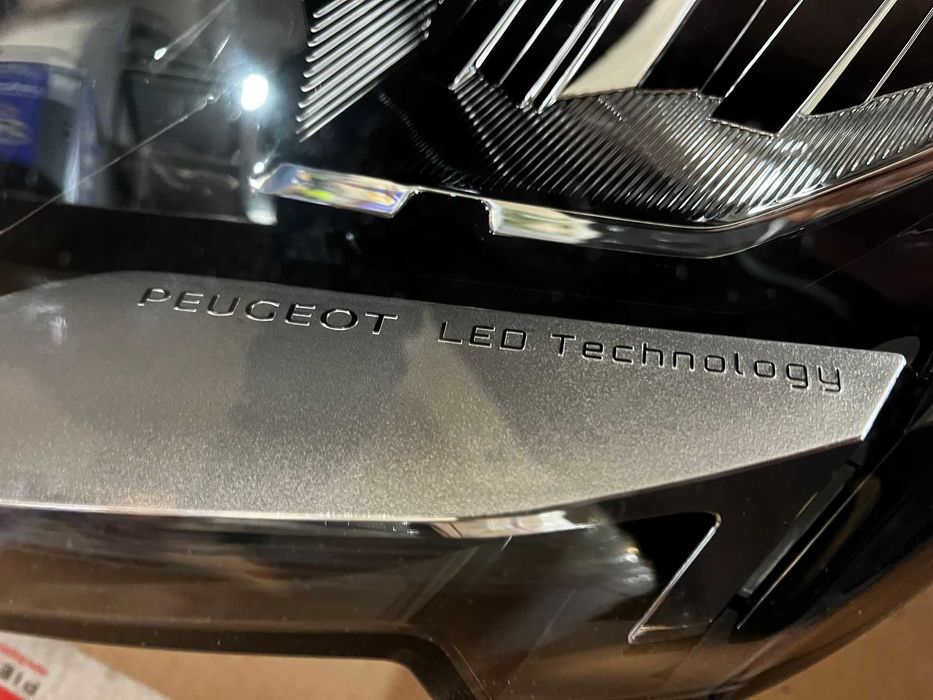 Far Stanga Original Peugeot 3008 5008 Full LED Technology Cod 9836230280