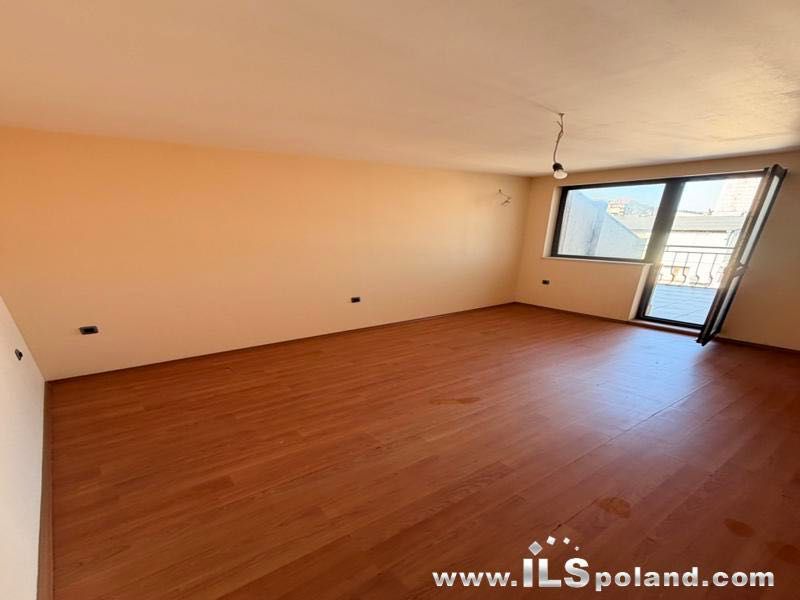 Продава се Многостаен апартамент в Варна, Окръжна болница - 195 кв.м за 1944 €/кв.м - Снимка #18
