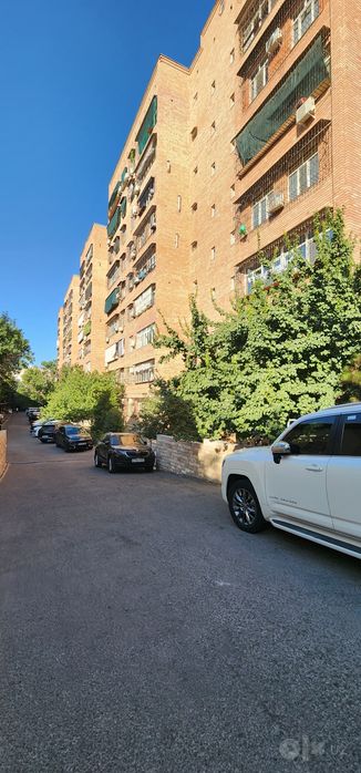 Югусобод 5кв новастройка 4комнатная 1етаж 145квм не торец кирпич