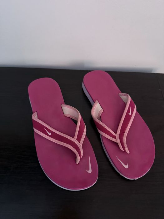 Чехли Nike в розов цвят