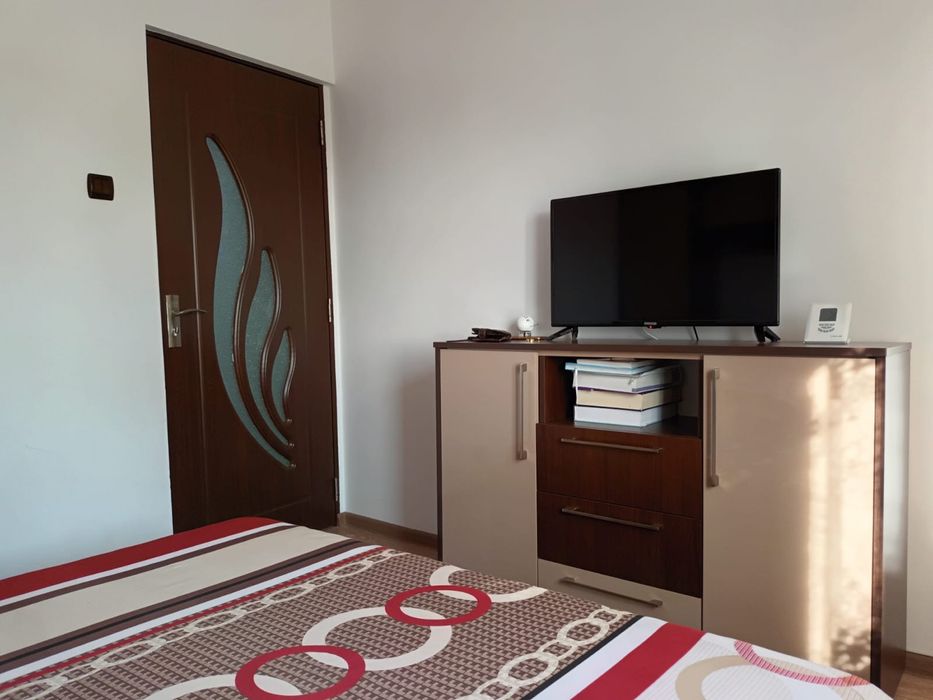 Apartament 3 camere, 2 bai + balcon inchis