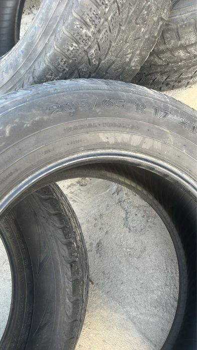 Продам резину 235/65/17