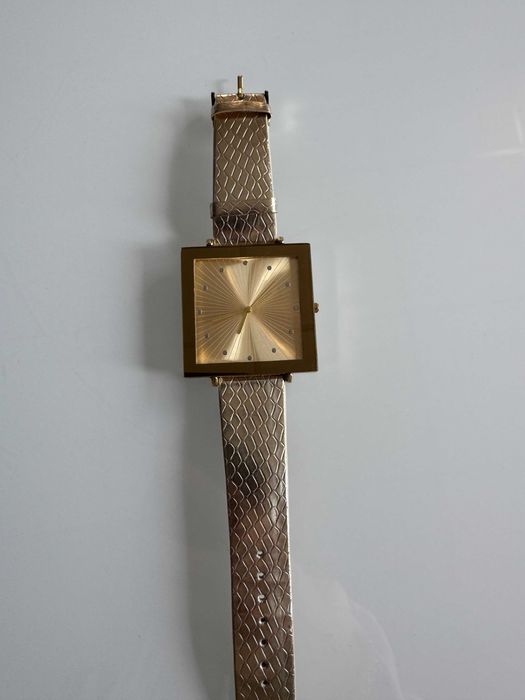 Дамски часовник - златист