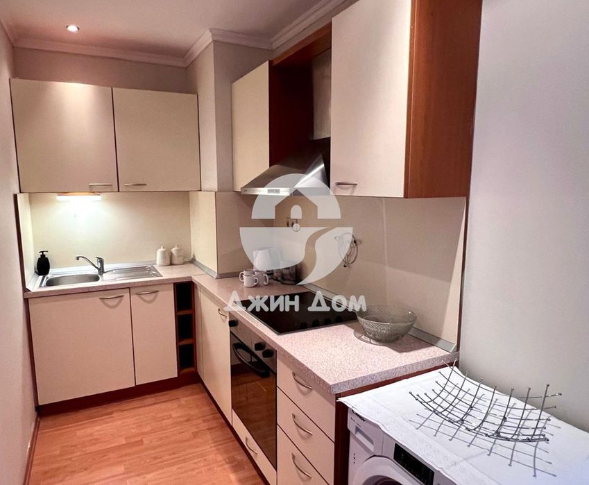 Тристаен апартамент с ЧАСТИЧНА ГЛЕДКА МОРЕ в к-с "Райска градина"