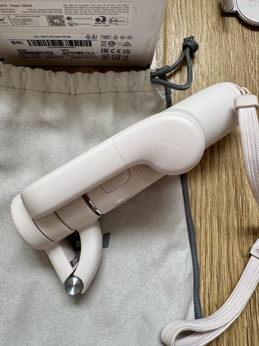 DJI OM5 Sistem de stabilizare pentru smartphone sunset white (alb-roz)