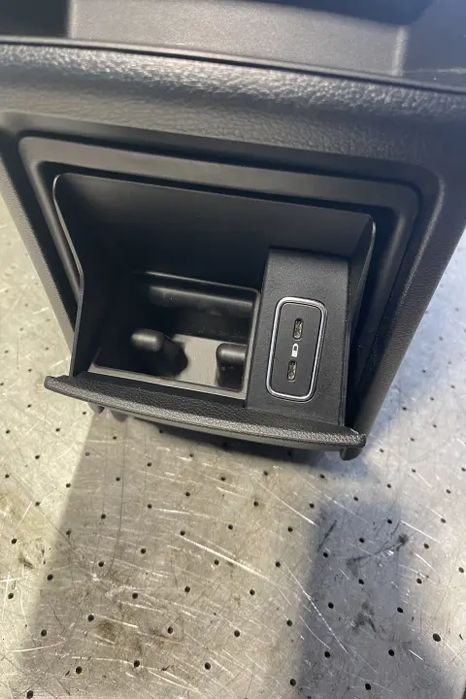Consola centrala A 167 680 57 07 Mercedes-Benz GLE 2020