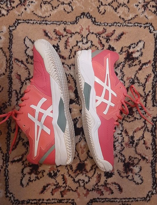Pantofi sport Asics marimea 37