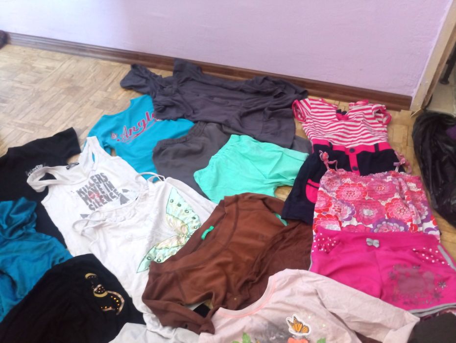 Продавам тениски, потници, дънкови панталони ,блузи за тийнейджърка