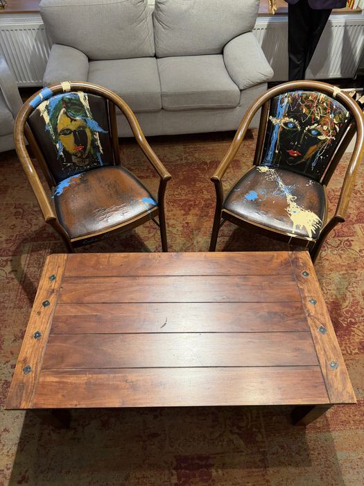 Masa lemn masiv, doua scaune lemn masiv, stare foarte buna, Iasi