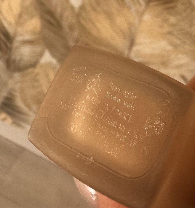 Продам DIOR тональный оригинал 2,5N