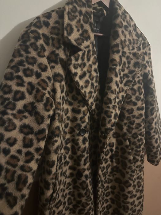 Преходно палто Stradivarius