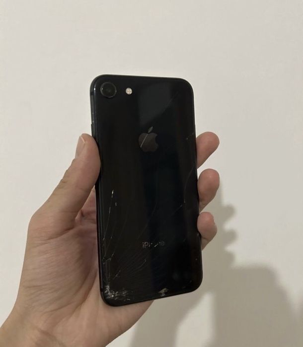 Продам или обмен Айфон 8