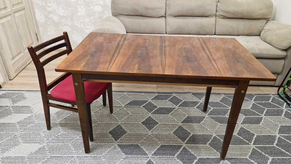 Раскладной стол Румыния со стульями