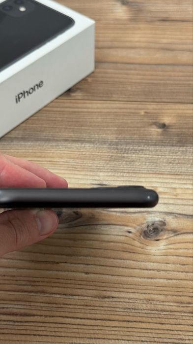 iPhone 11 Black 64GB - bine intretinut + bonusuri