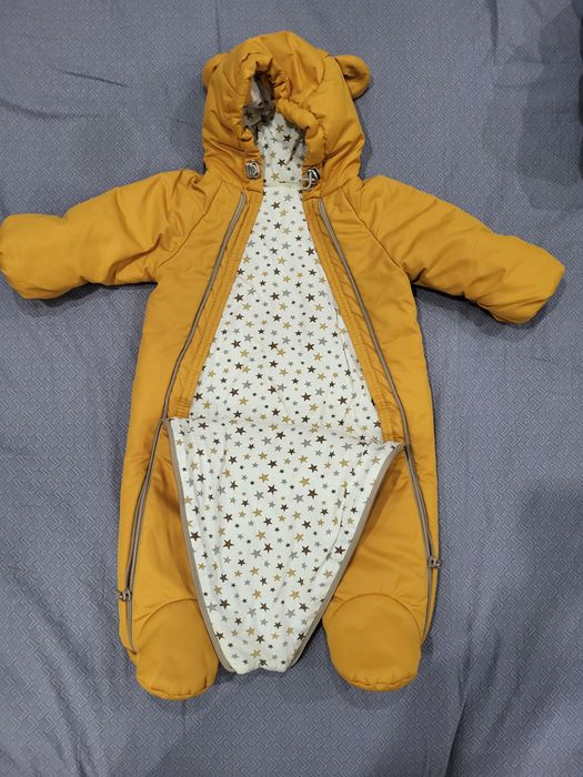 Продам димнесезонные комбинезоны.