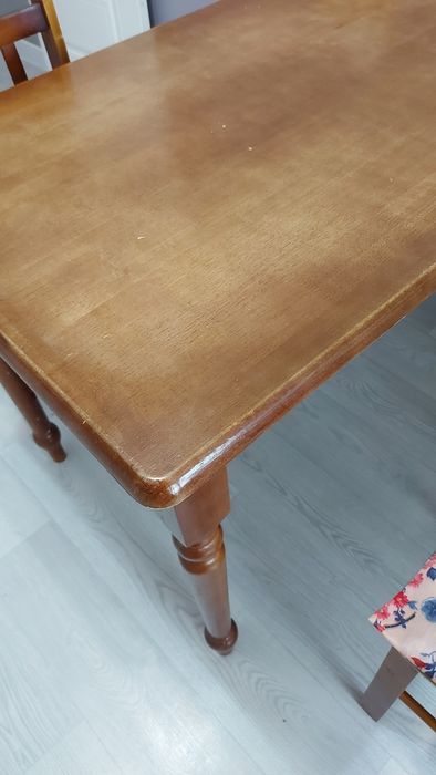 Стол со стульями