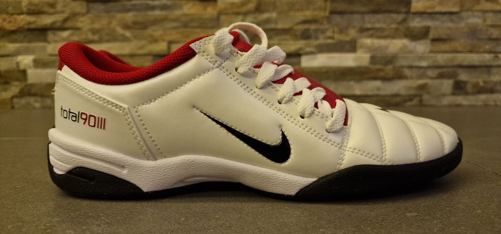 Маратонки Nike TOTAL 90