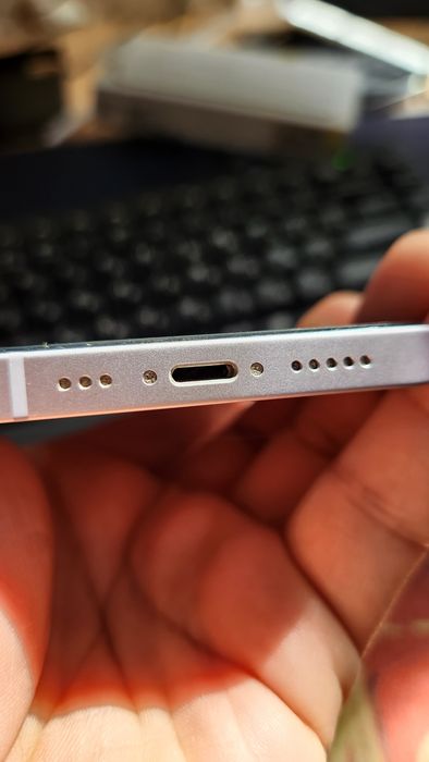 Iphone 14  в идиальном состоянии.